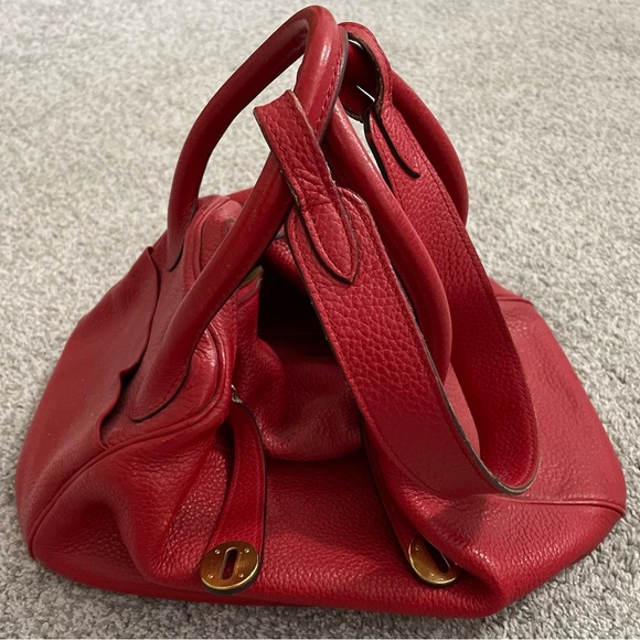 HERMÈS Lindy Lock Red Taurillon Clemence Leather Gold Handbag - Picture 3 of 14